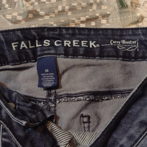 Jeans - Picture 7 of 7
